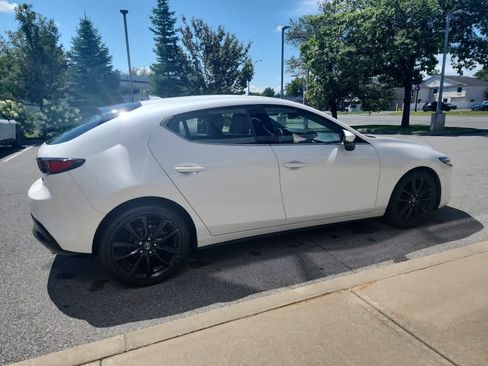 Used 2019 MAZDA MAZDA3 Hatchback w/ Premium Package FWD image 10
