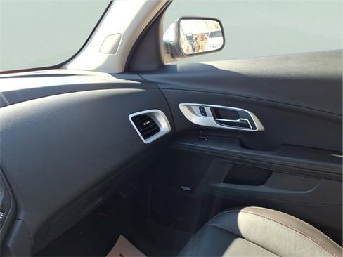 Used 2017 Chevrolet Equinox Premier w/ Enhanced Convenience Package image 21