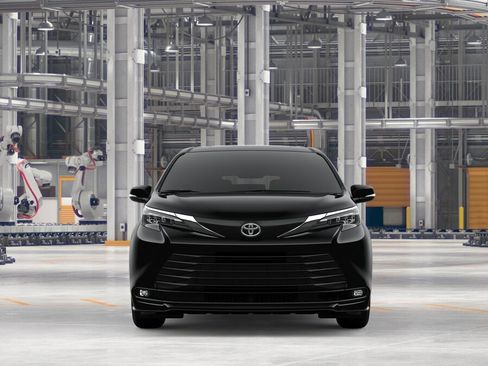 New 2026 Toyota Sienna XLE FWD image 17