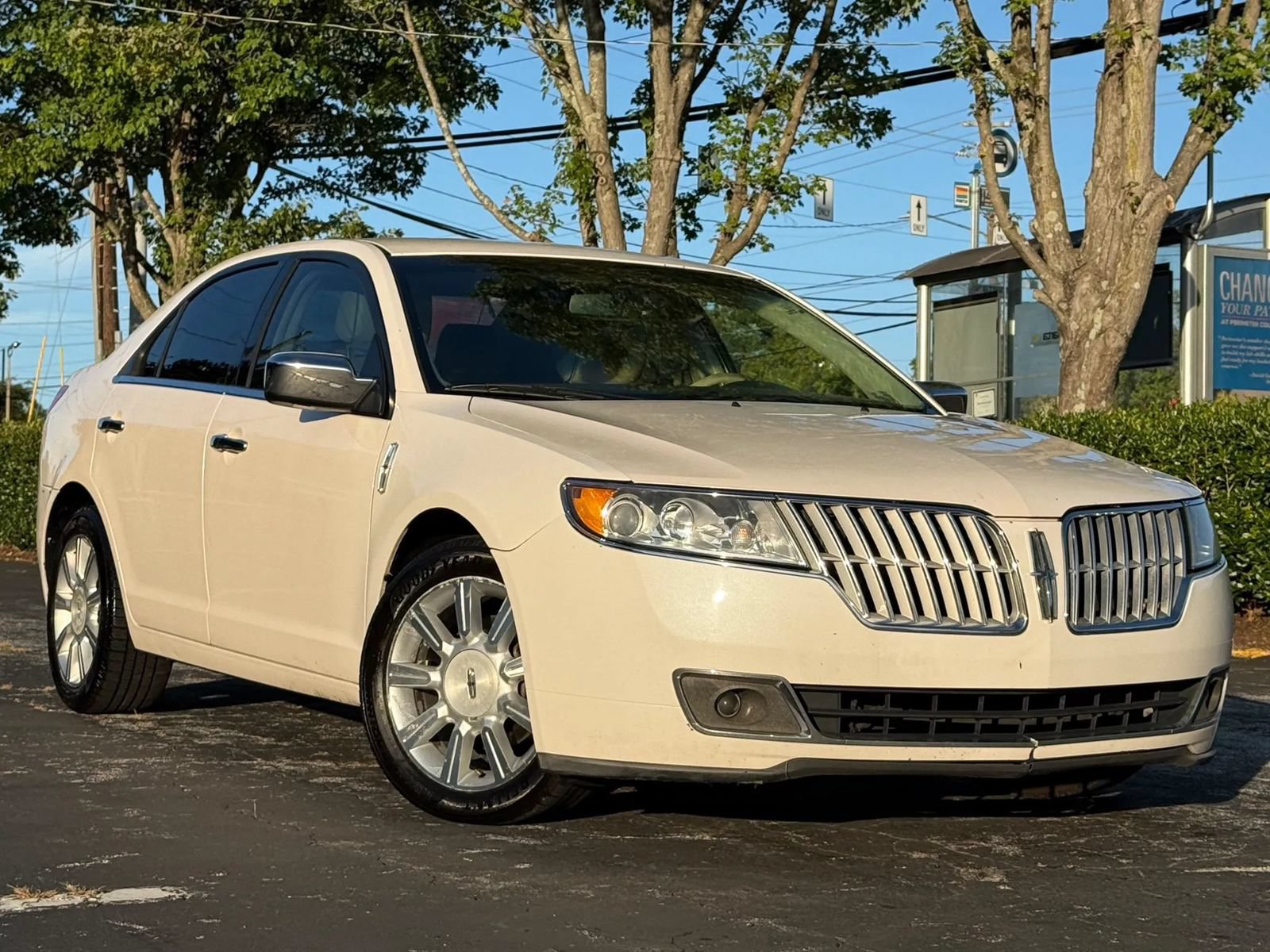 Used 2012 Lincoln MKZ FWD image 1