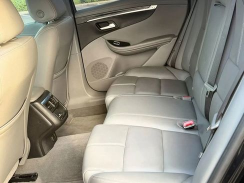 Used 2019 Chevrolet Impala LT w/ LT Leather Package FWD image 10