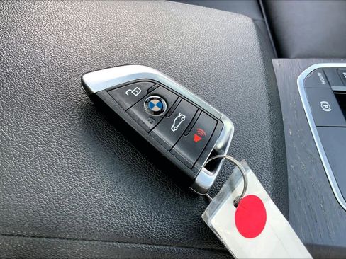 Used 2020 BMW 330i Sedan w/ Premium Package image 14