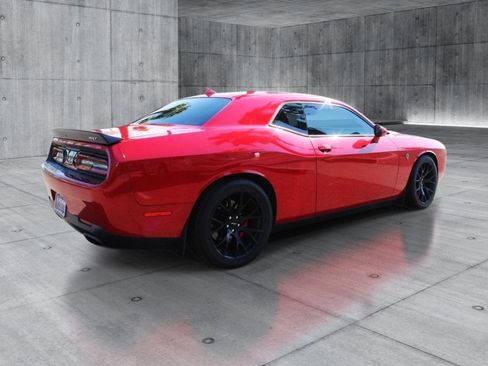 Used 2016 Dodge Challenger SRT Hellcat RWD image 6