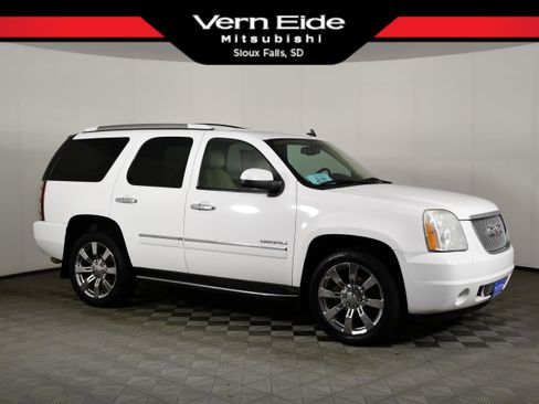 Used 2012 GMC Yukon Denali AWD/4WD image 1