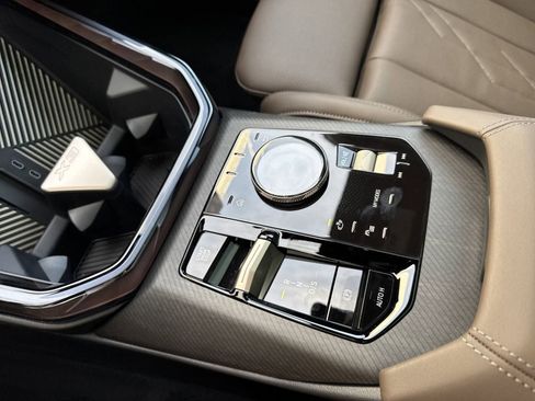 Used 2025 BMW X3 xDrive30i w/ Convenience Package image 17