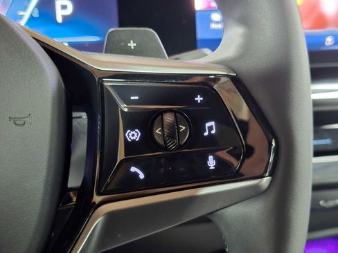 Used 2024 BMW 530i xDrive 530i xDrive w/ Convenience Package image 36