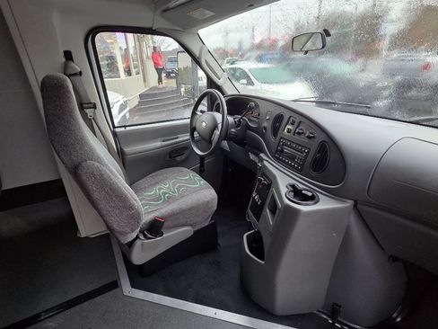 Used 2007 Ford E-450 and Econoline 450 image 19