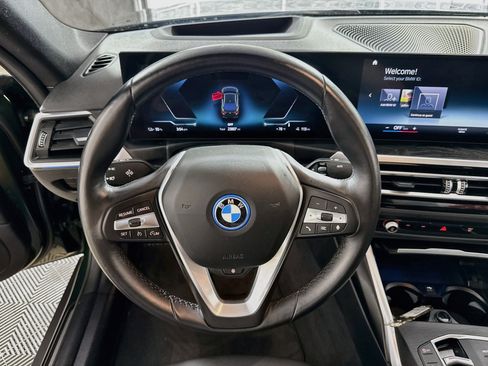 Used 2023 BMW i4 eDrive40 w/ Premium Package RWD image 16