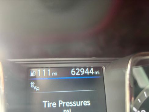 Used 2019 Nissan Titan SL image 22