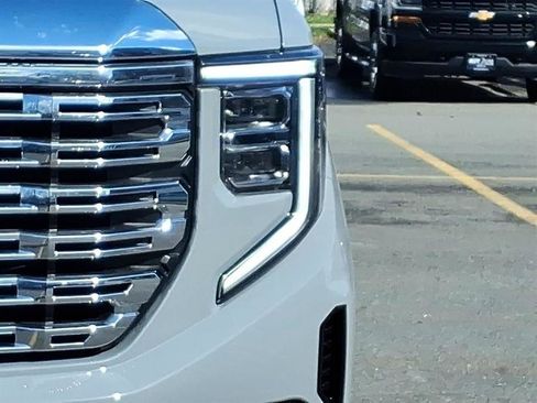Used 2024 GMC Sierra 1500 Denali AWD/4WD image 16