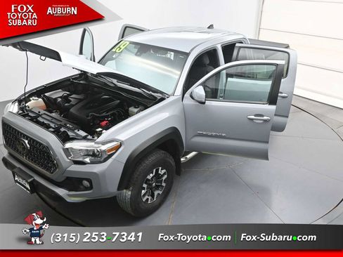 Used 2019 Toyota Tacoma TRD Off-Road w/ Technology Package AWD/4WD image 40