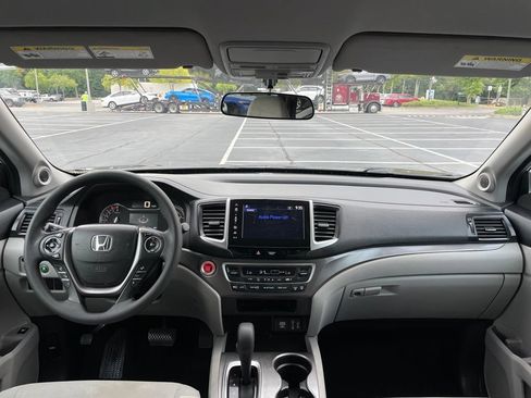 Certified 2018 Honda Pilot EX image 10
