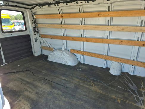 Used 2021 GMC Savana 2500 w/ Driver Convenience Package image 28
