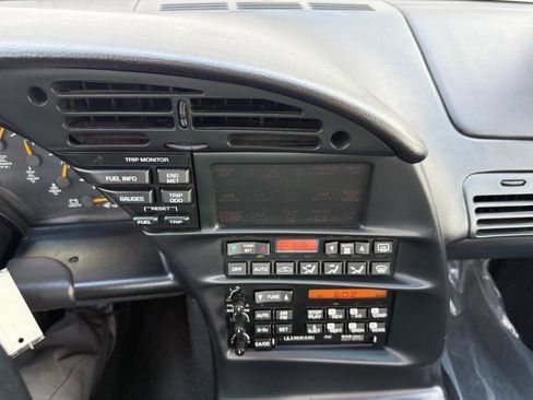 Used 1996 Chevrolet Corvette Coupe RWD image 19