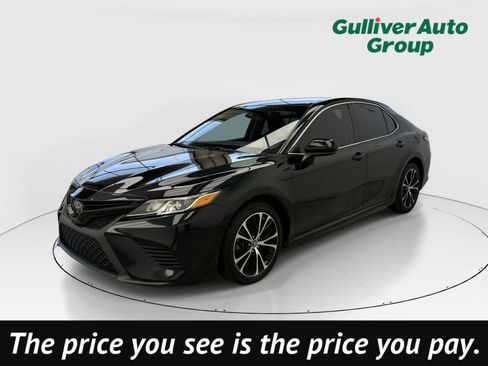 Used 2019 Toyota Camry SE FWD image 1