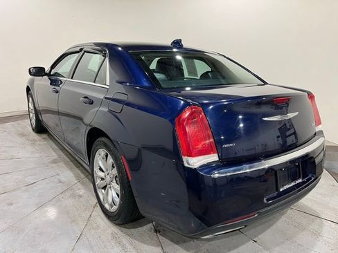 Used 2016 Chrysler 300 Limited w/ Driver Convenience Group image 11
