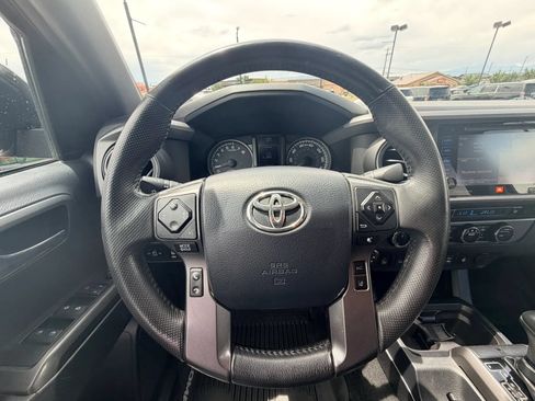 Used 2019 Toyota Tacoma TRD Off-Road w/ TRD Premium Off Road Package AWD/4WD image 11