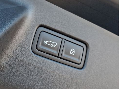 Used 2025 Hyundai Santa Fe Limited image 29