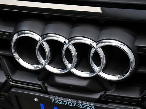 Used 2025 Audi A6 Premium Plus image 90