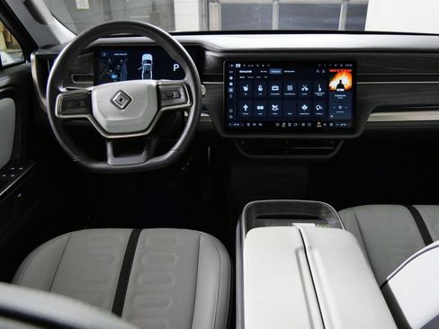 Used 2025 Rivian R1T Adventure Dual AWD/4WD image 19