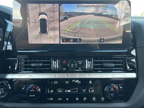 New 2026 Nissan Pathfinder SL image 4