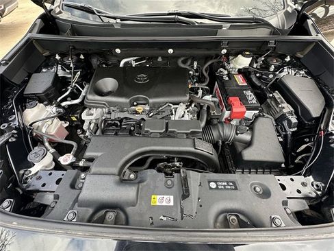 Used 2020 Toyota RAV4 XLE image 30