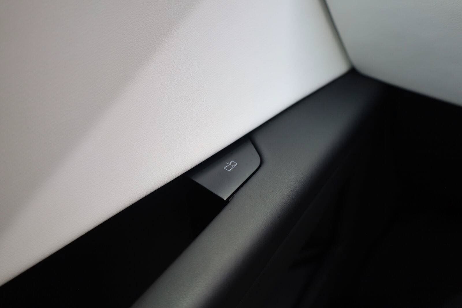 Used 2024 Tesla Cybertruck AWD Crew Cab image 38