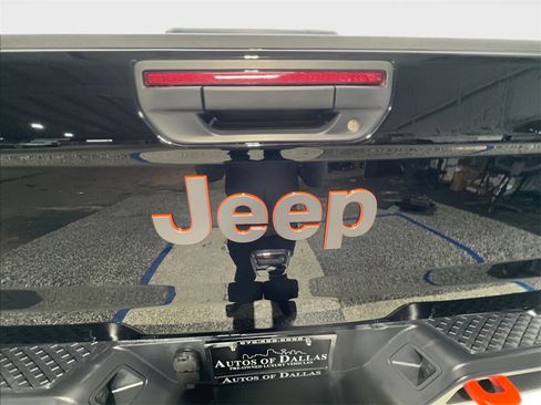 Used 2025 Jeep Gladiator Mojave w/ Safety Group image 20