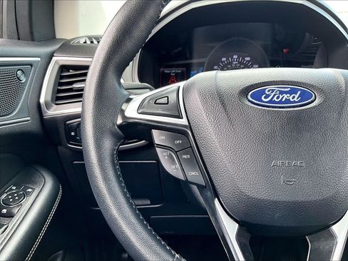 Used 2024 Ford Edge Titanium AWD/4WD image 23