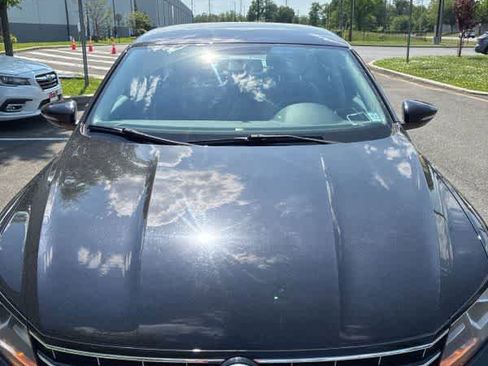 Used 2017 Volkswagen Passat 1.8T R-Line FWD image 11