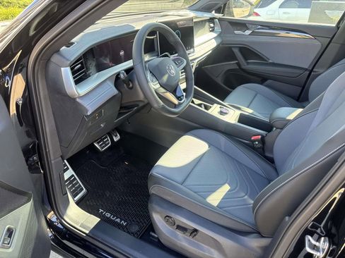 New 2026 Volkswagen Tiguan SE R-Line image 25
