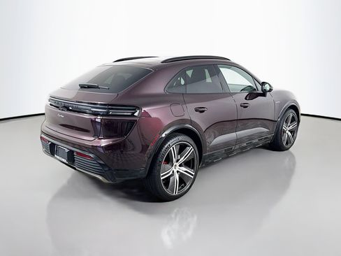 Certified 2024 Porsche Macan Turbo Electric image 9