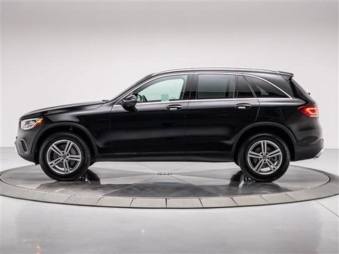 Used 2022 Mercedes-Benz GLC 300 image 2