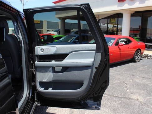 Used 2019 Lincoln Navigator L Reserve AWD/4WD image 12