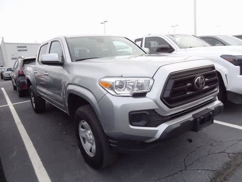 Used 2023 Toyota Tacoma SR image 3