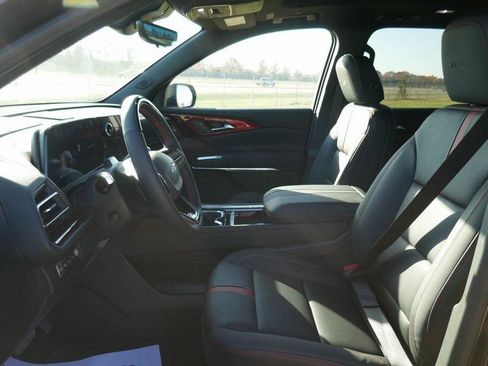 New 2026 Chevrolet Traverse RS image 12