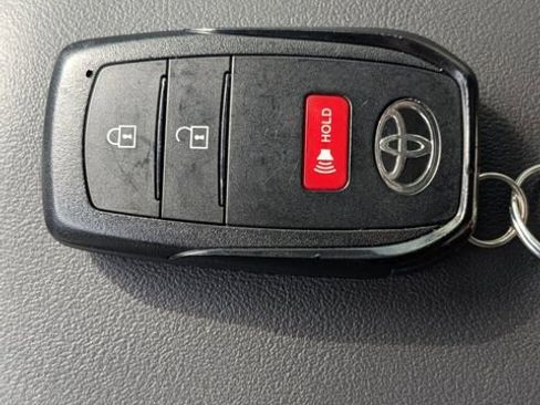 Used 2024 Toyota Prius XLE image 30