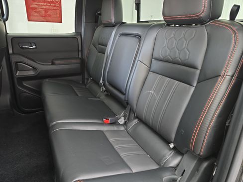 Used 2023 Nissan Frontier PRO-4X w/ Pro-4X Premium Package image 13