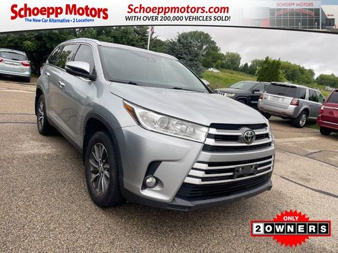 Used 2019 Toyota Highlander XLE AWD/4WD image 1