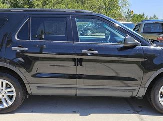 Used 2017 Ford Explorer FWD image 1