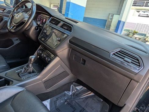 Used 2018 Volkswagen Tiguan SEL Premium FWD image 23