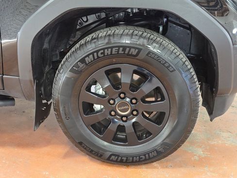 Used 2024 Toyota Land Cruiser image 9