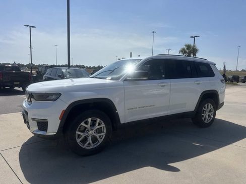 Used 2023 Jeep Grand Cherokee L Limited AWD/4WD image 3