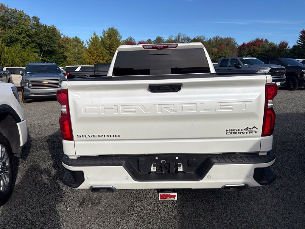 Used 2024 Chevrolet Silverado 1500 RST w/ Convenience Package II AWD/4WD image 6