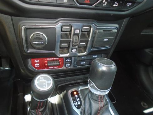 Used 2021 Jeep Gladiator Rubicon AWD/4WD image 13