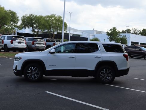 Used 2023 GMC Acadia SLE FWD image 6