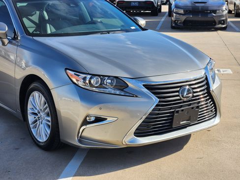 Used 2017 Lexus ES 350 350 Premium Package image 7