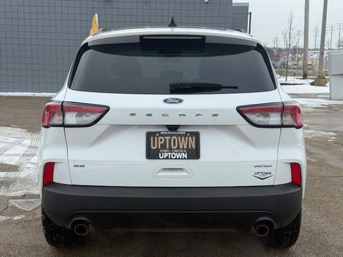 Certified 2022 Ford Escape SE w/ SE Sport Appearance Package image 5