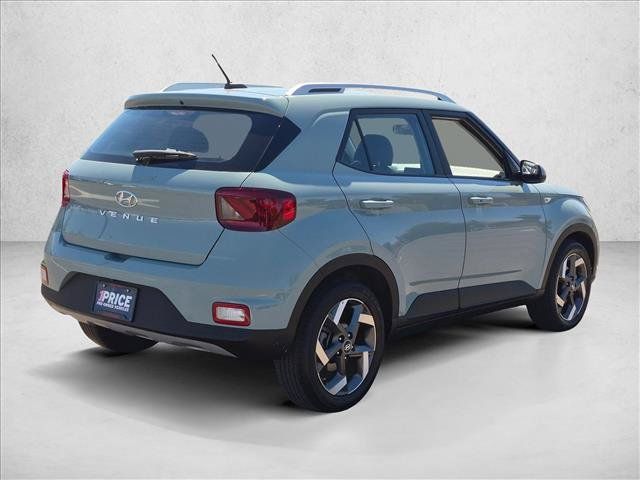 Used 2025 Hyundai Venue Limited FWD image 5