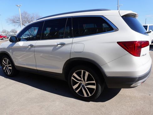 Used 2018 Honda Pilot Touring image 4